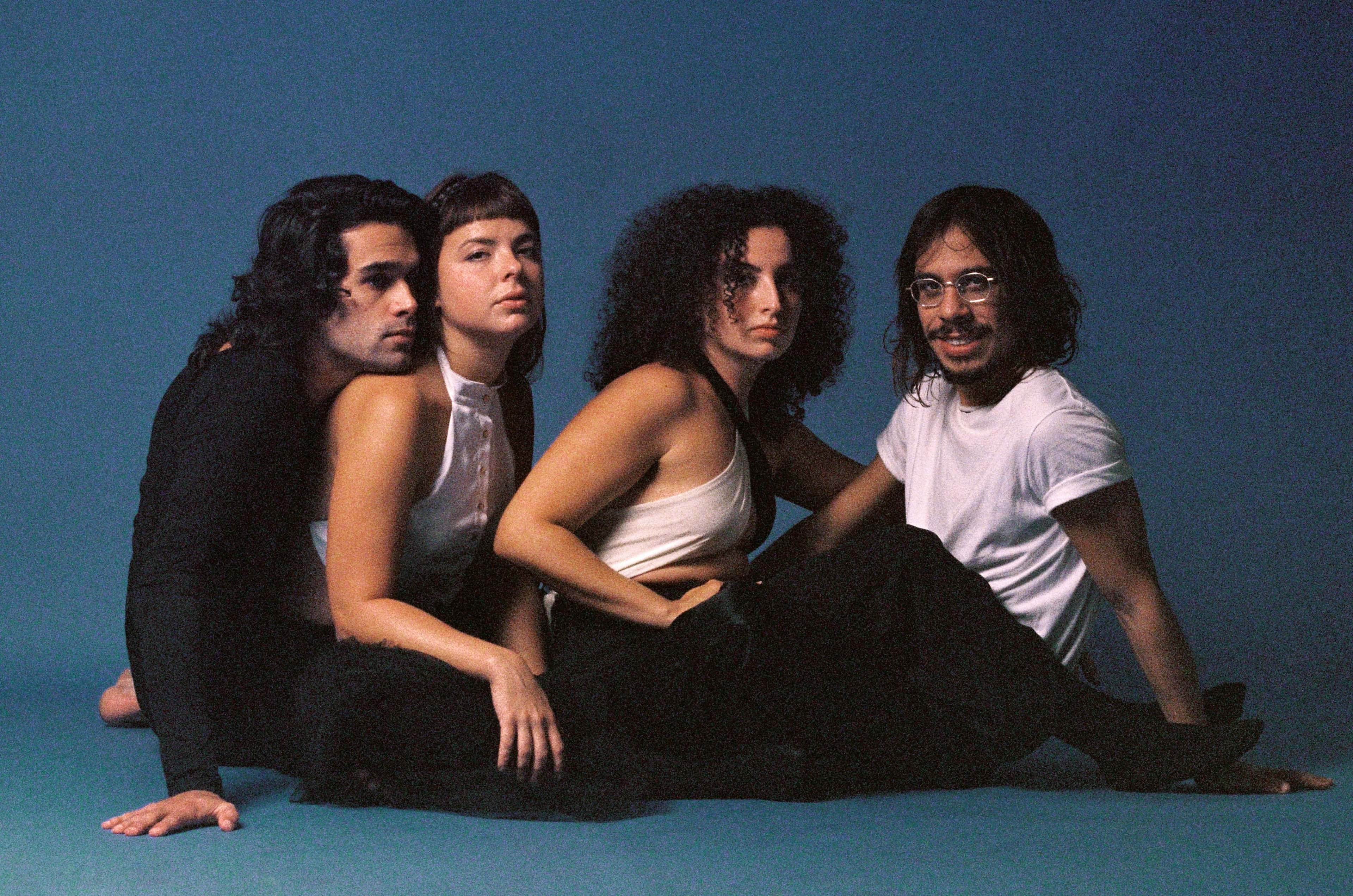 Foto av det brasilianske bandet Bala Desejo