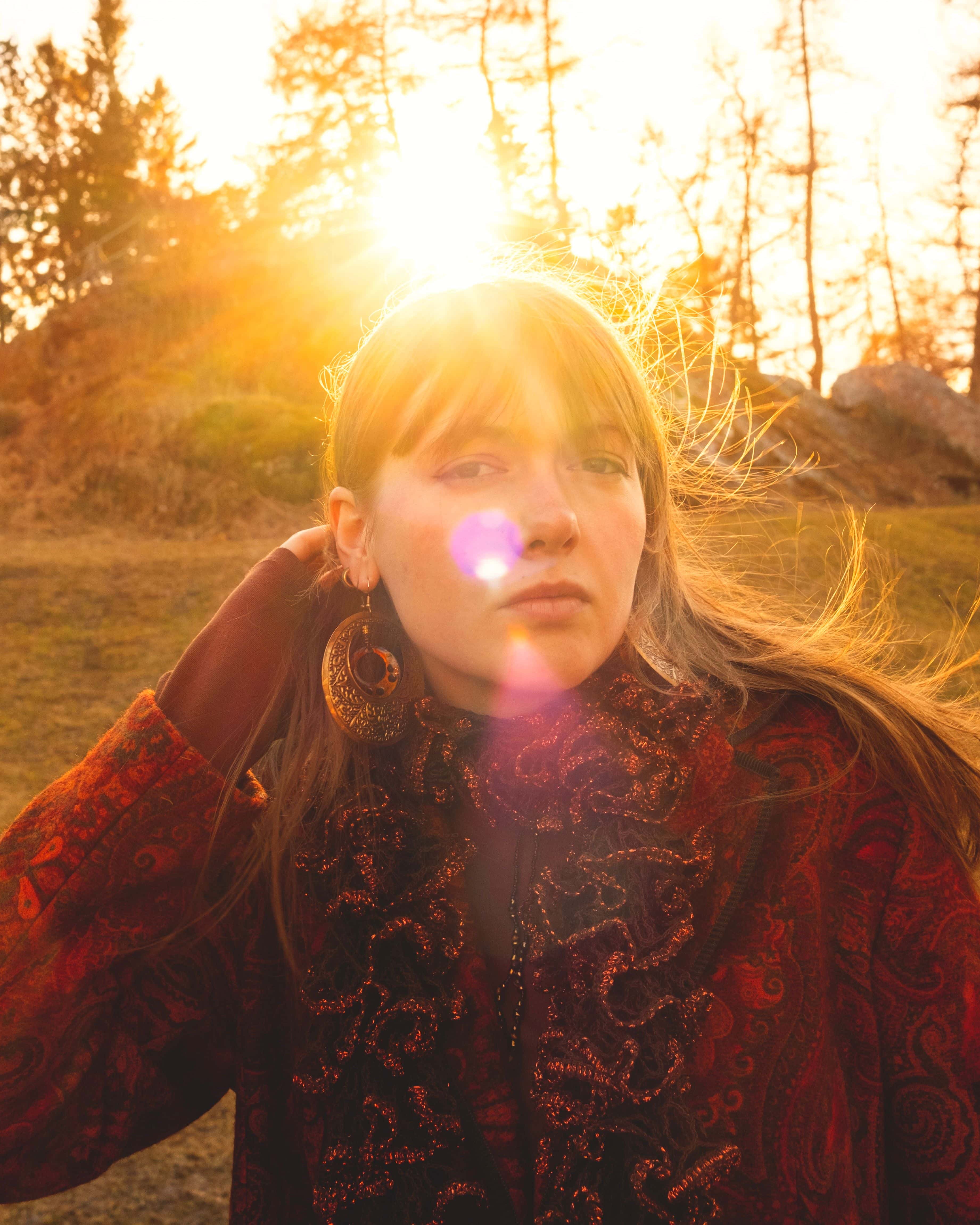 Den norsks artisten Hannah Furberg, i naturen