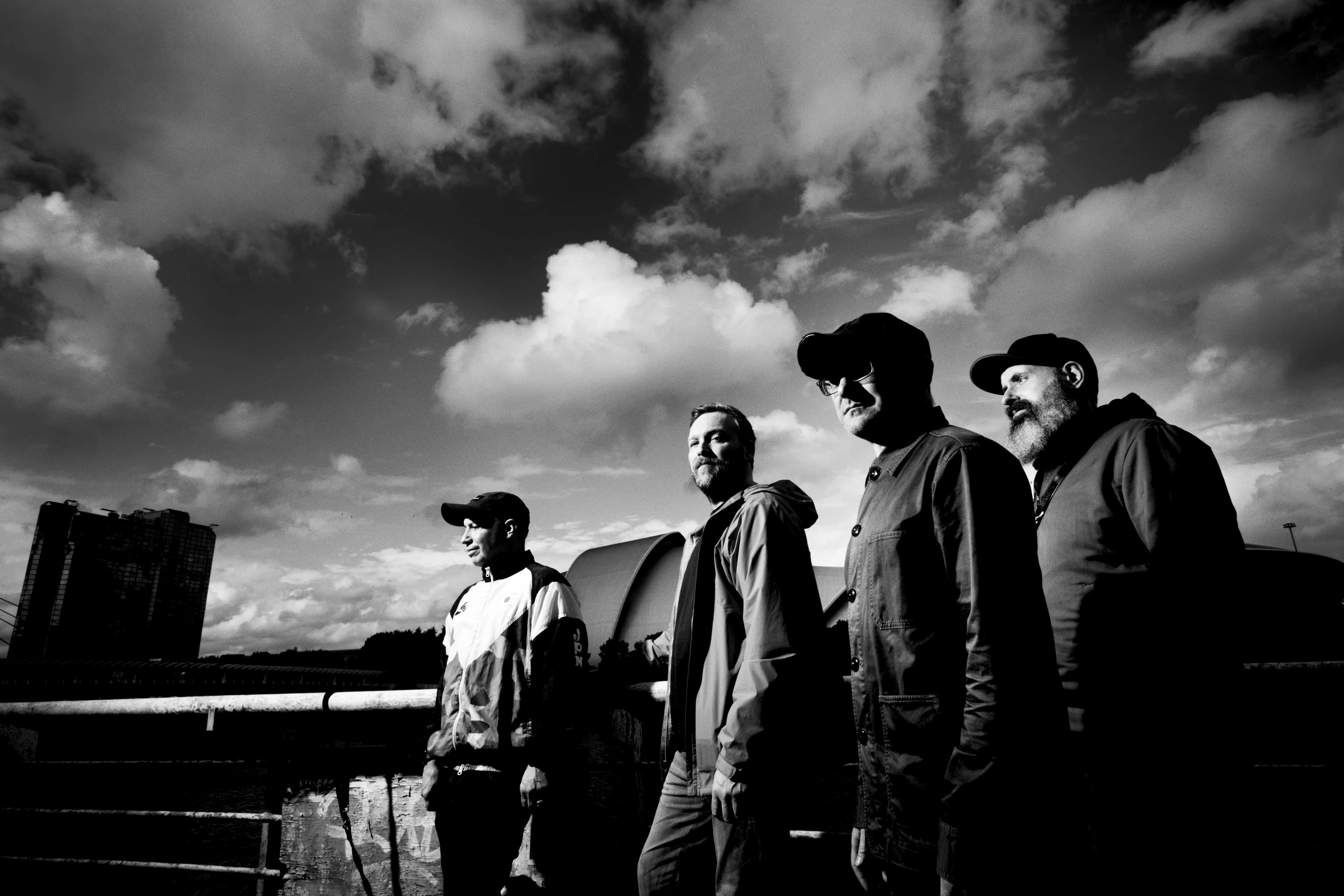 Det skotske bandet Mogwai, under skyene