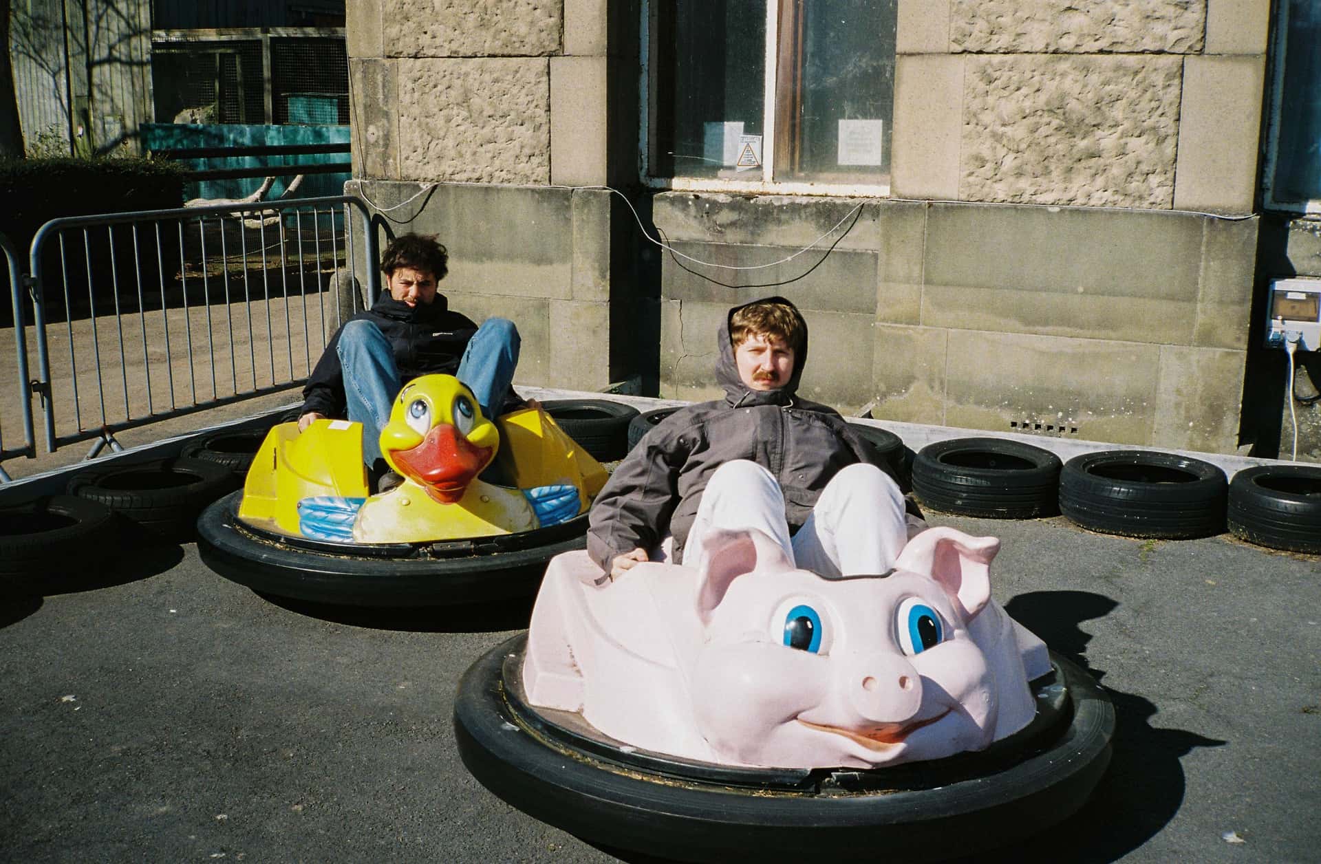 Den engelske duoen Getdown Services på et tivoli